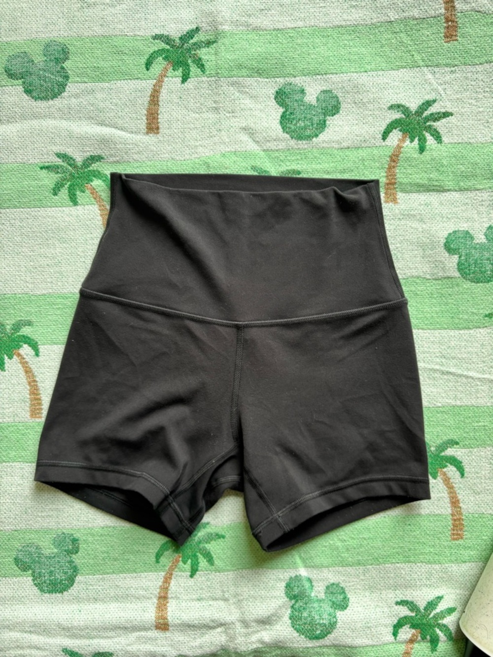 Lululemon shorts women size 2